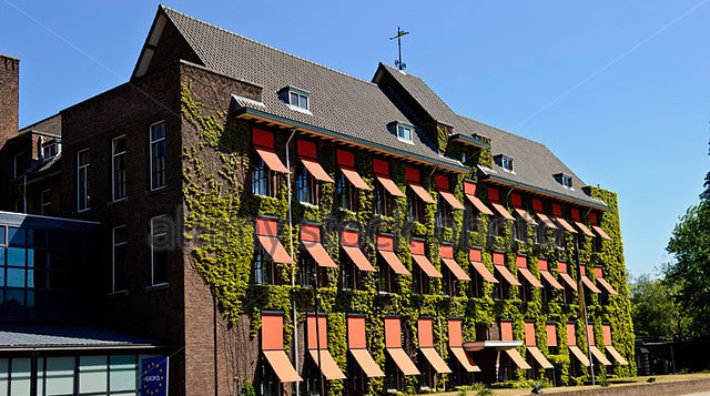 europol-building-on-the-raamweg-den-haag-netherlands-c3mjhp